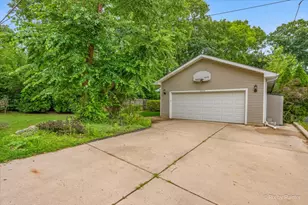 34439 N Hickory Ln, Round Lake, IL 60073 - Photo 33