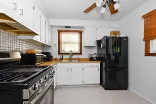 336 Mohawk St, Park Forest, IL 60466 - Photo 7