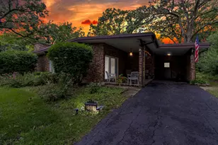 2308 N Sunset Rd, Palatine, IL 60074 - Photo 5