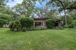 2308 N Sunset Rd, Palatine, IL 60074 - Photo 3