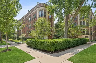940 Michigan Ave, Evanston, IL 60202 - Photo 1
