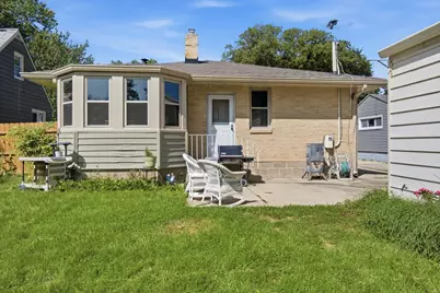 121 S Commonwealth Avenue, Elgin, IL 60123 - Photo 37
