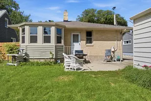121 S Commonwealth Ave, Elgin, IL 60123 - Photo 37