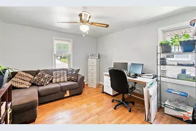 121 S Commonwealth Avenue, Elgin, IL 60123 - Photo 15