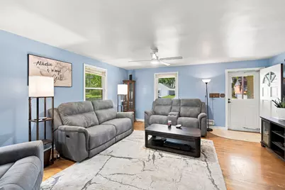 121 S Commonwealth Avenue, Elgin, IL 60123 - Photo 5