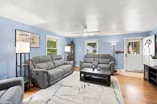 121 S Commonwealth Ave, Elgin, IL 60123 - Photo 5