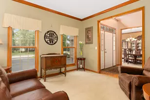 707 Evergreen Ln, Sugar Grove, IL 60554 - Photo 5