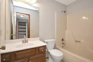 3007 Providence Dr, Bloomington, IL 61704 - Photo 37