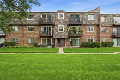 9388 Bay Colony Drive #1S, Des Plaines, IL 60016 - Photo 1