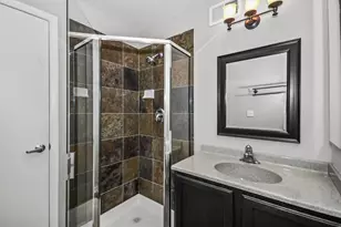 2001 S Calumet Ave, Chicago, IL 60616 - Photo 23