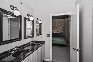2001 S Calumet Ave, Chicago, IL 60616 - Photo 17