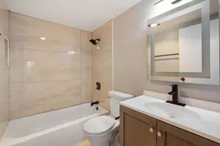 1198 Royal Glen Dr, Glen Ellyn, IL 60137 - Photo 13
