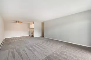 1198 Royal Glen Dr, Glen Ellyn, IL 60137 - Photo 9