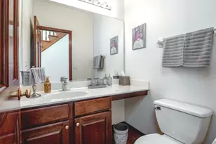 1351 Callen Ln, Des Plaines, IL 60016 - Photo 13