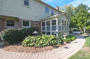 1351 Callen Ln, Des Plaines, IL 60016 - Photo 29