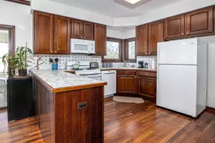 1351 Callen Ln, Des Plaines, IL 60016 - Photo 5