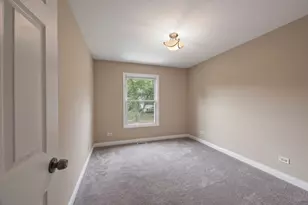 1340 Newcastle Ln, Hoffman Estates, IL 60169 - Photo 23