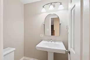 1340 Newcastle Ln, Hoffman Estates, IL 60169 - Photo 15