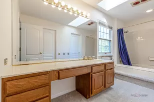 623 Cherbourg Ct N, Buffalo Grove, IL 60089 - Photo 11