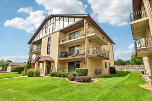17940 Royal Oak Ct, Tinley Park, IL 60477 - Photo 1