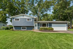 10009 NW Circle Dr, Richmond, IL 60071 - Photo 1
