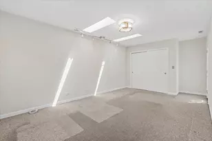 6533 N Christiana Ave, Lincolnwood, IL 60712 - Photo 13