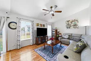 390 Deering Ln, Bolingbrook, IL 60440 - Photo 7