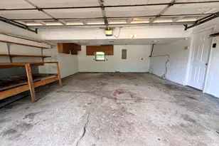 8517 W 87th Pl, Hickory Hills, IL 60457 - Photo 5