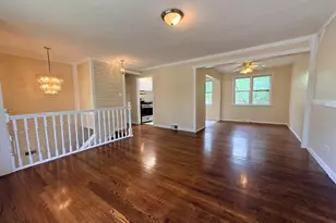 8517 W 87th Pl, Hickory Hills, IL 60457 - Photo 3