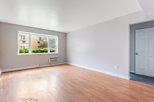 2123 Howard St, Evanston, IL 60202 - Photo 3