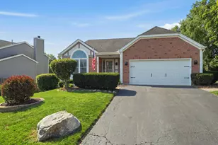 413 Harbor Dr, Carpentersville, IL 60110 - Photo 1