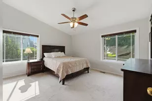 413 Harbor Dr, Carpentersville, IL 60110 - Photo 11