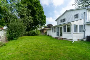 1710 Spruce St, Peru, IL 61354 - Photo 21