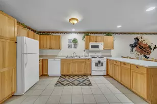 2643 N Il Route 178 Hwy, Utica, IL 61373 - Photo 7
