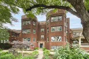 1456 W Hollywood Ave, Chicago, IL 60660 - Photo 1