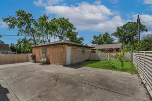 8044 Menard Ave, Burbank, IL 60459 - Photo 27
