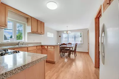 8044 Menard Avenue, Burbank, IL 60459 - Photo 5