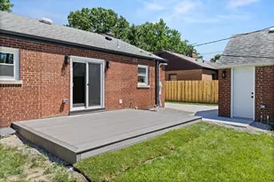 8918 Parkside Ave, Morton Grove, IL 60053 - Photo 25