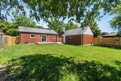 8918 Parkside Avenue, Morton Grove, IL 60053 - Photo 27