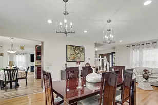 1709 Liberty Ct, Mount Prospect, IL 60056 - Photo 9
