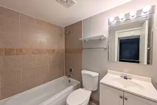 700 Perrie Dr, Elk Grove Village, IL 60007 - Photo 11