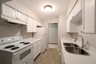 700 Perrie Dr, Elk Grove Village, IL 60007 - Photo 3