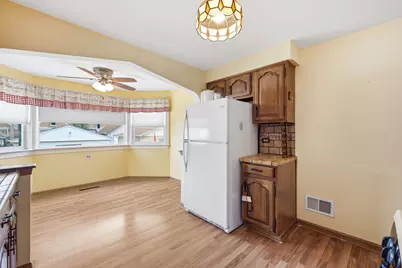 7018 W Newport Avenue, Chicago, IL 60634 - Photo 9