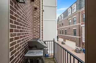 110 S Washington St, Wheaton, IL 60187 - Photo 41