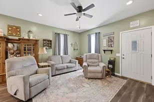 503 SW 2nd St, Aledo, IL 61231 - Photo 9
