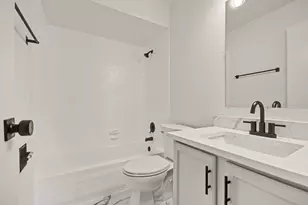 7544 Clarendon Hills Rd, Willowbrook, IL 60527 - Photo 15
