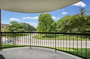 1605 E Central Rd, Arlington Heights, IL 60005 - Photo 21