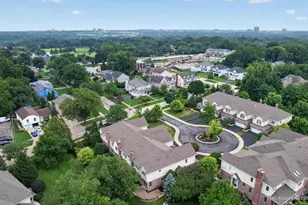 790 Parkview Ct, Glen Ellyn, IL 60137 - Photo 5
