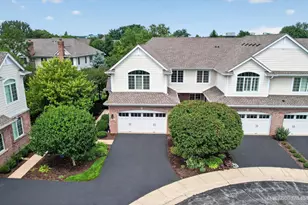 790 Parkview Ct, Glen Ellyn, IL 60137 - Photo 3