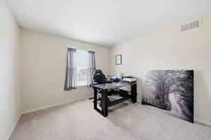 905 Bluebell Cir, Joliet, IL 60431 - Photo 15